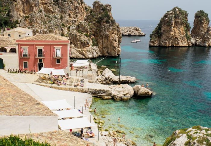 sicile guide touristique : trésors archéologiques et paysages méditerranéens