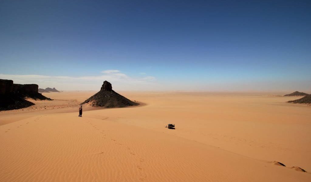Voyage à sefar en algérie : entre cité troglodyte et peintures rupestres