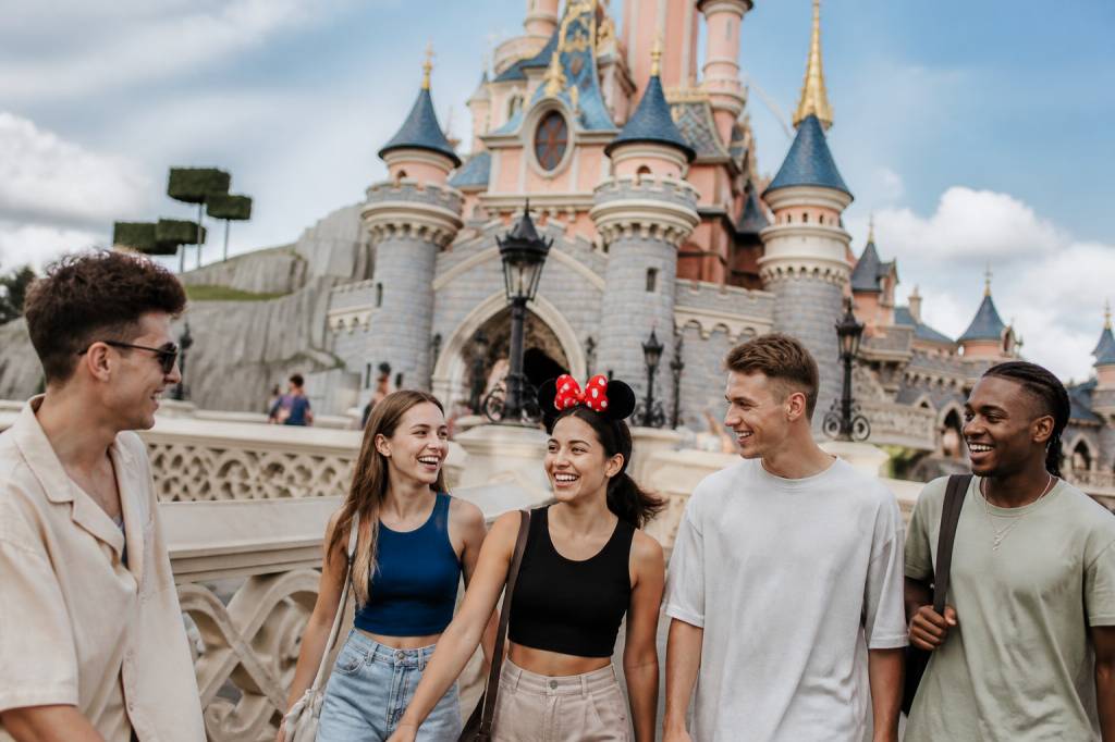 Départ 18 25 disney : comment organiser un séjour à Disneyland Paris