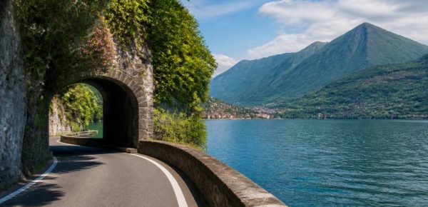 Lac de côme en voiture : itinéraire complet pour un road trip réussi