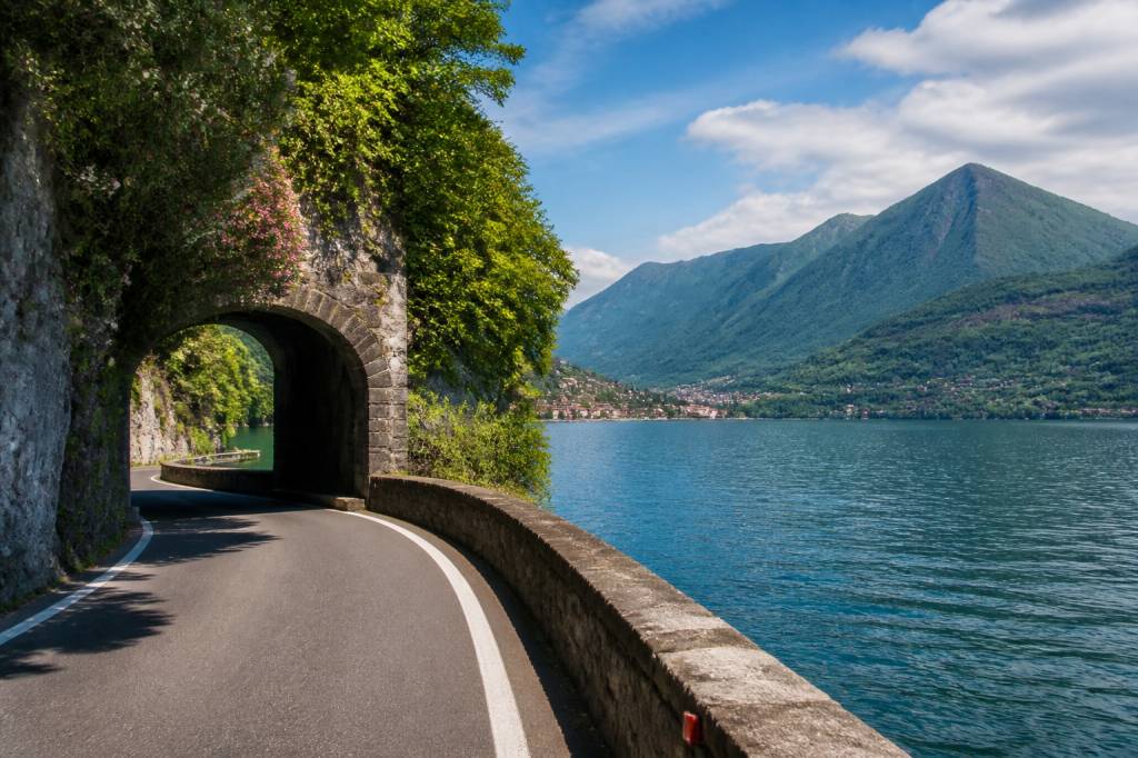 Lac de côme en voiture : itinéraire complet pour un road trip réussi