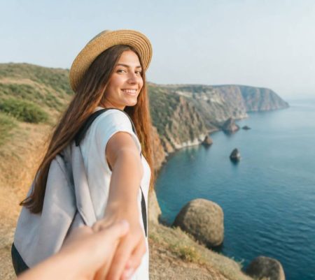 Aide de 200 euros pour les jeunes : comment en bénéficier en voyage ?