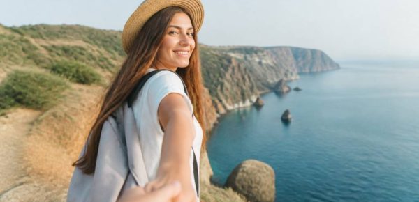 Aide de 200 euros pour les jeunes : comment en bénéficier en voyage ?