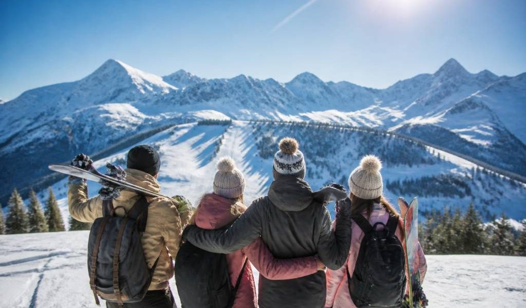 Départ 18 25 ski : destinations, conseils et bons plans pour un séjour réussi
