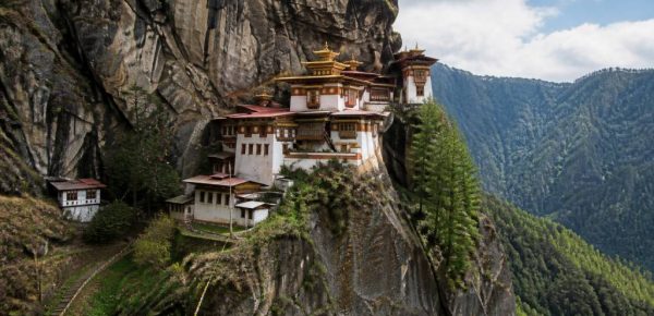 Bhoutan voyage organisé : itinéraire, visites incontournables et conseils pratiques