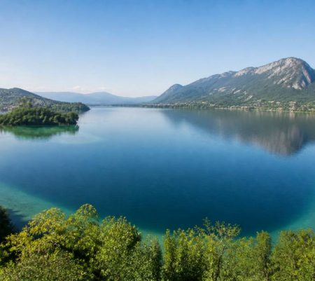 Beau lac en France : les plus beaux lacs à découvrir pour un voyage inoubliable