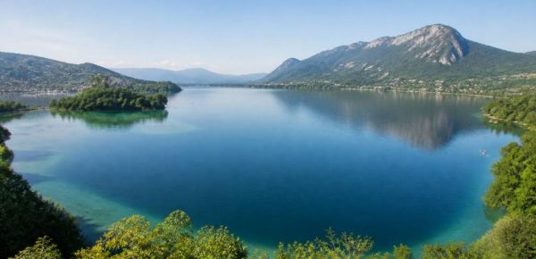 Beau lac en France : les plus beaux lacs à découvrir pour un voyage inoubliable