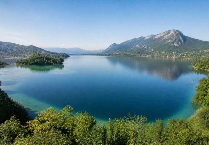 Beau lac en France : les plus beaux lacs à découvrir pour un voyage inoubliable