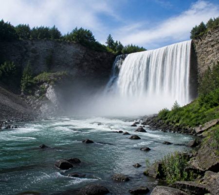 Cascade Canada : les plus belles chutes d’eau à découvrir et les activités incontournables