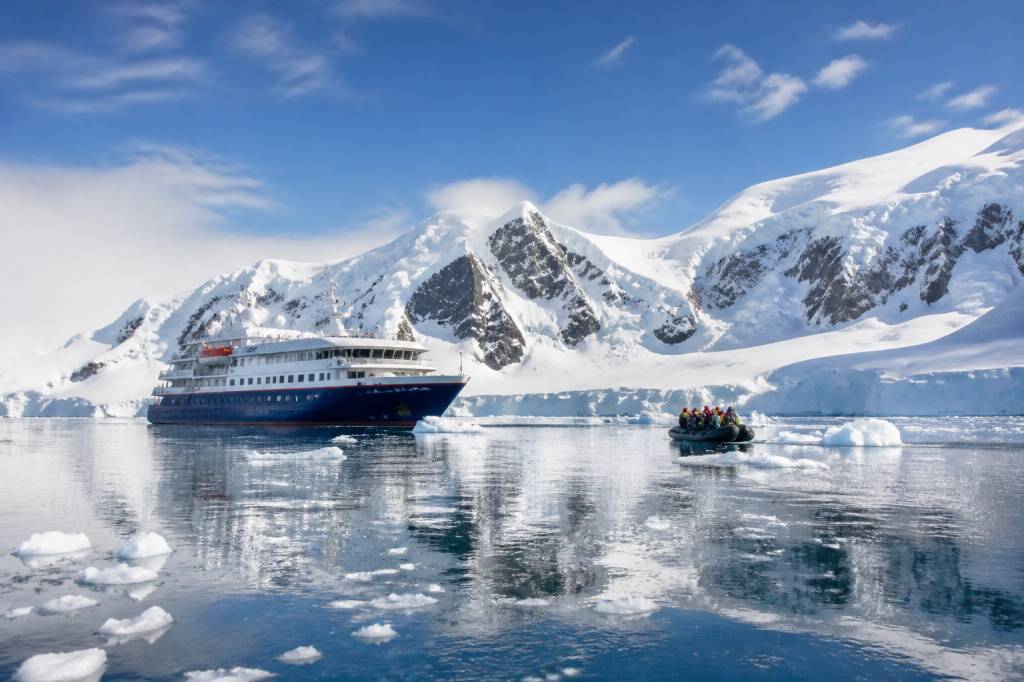 Antarctique voyage prix : quel budget prévoir pour une expédition polaire ?