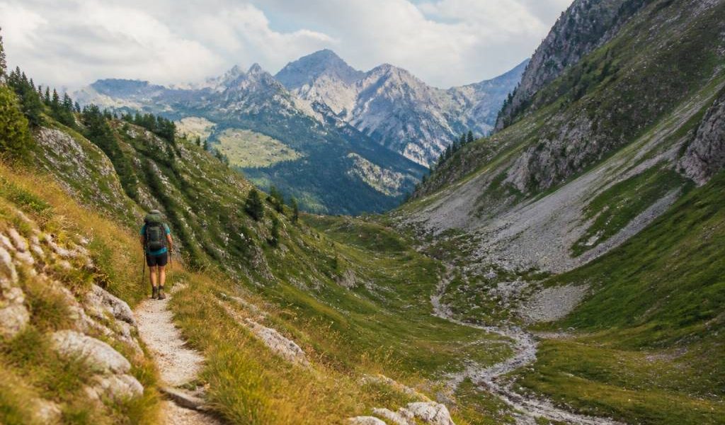 Albanie trekking : les meilleurs itinéraires et conseils pour explorer les Balkans