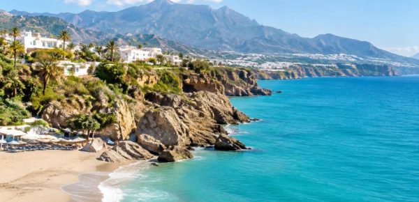 Andalousie mer : les plus belles plages et stations balnéaires à découvrir en Espagne